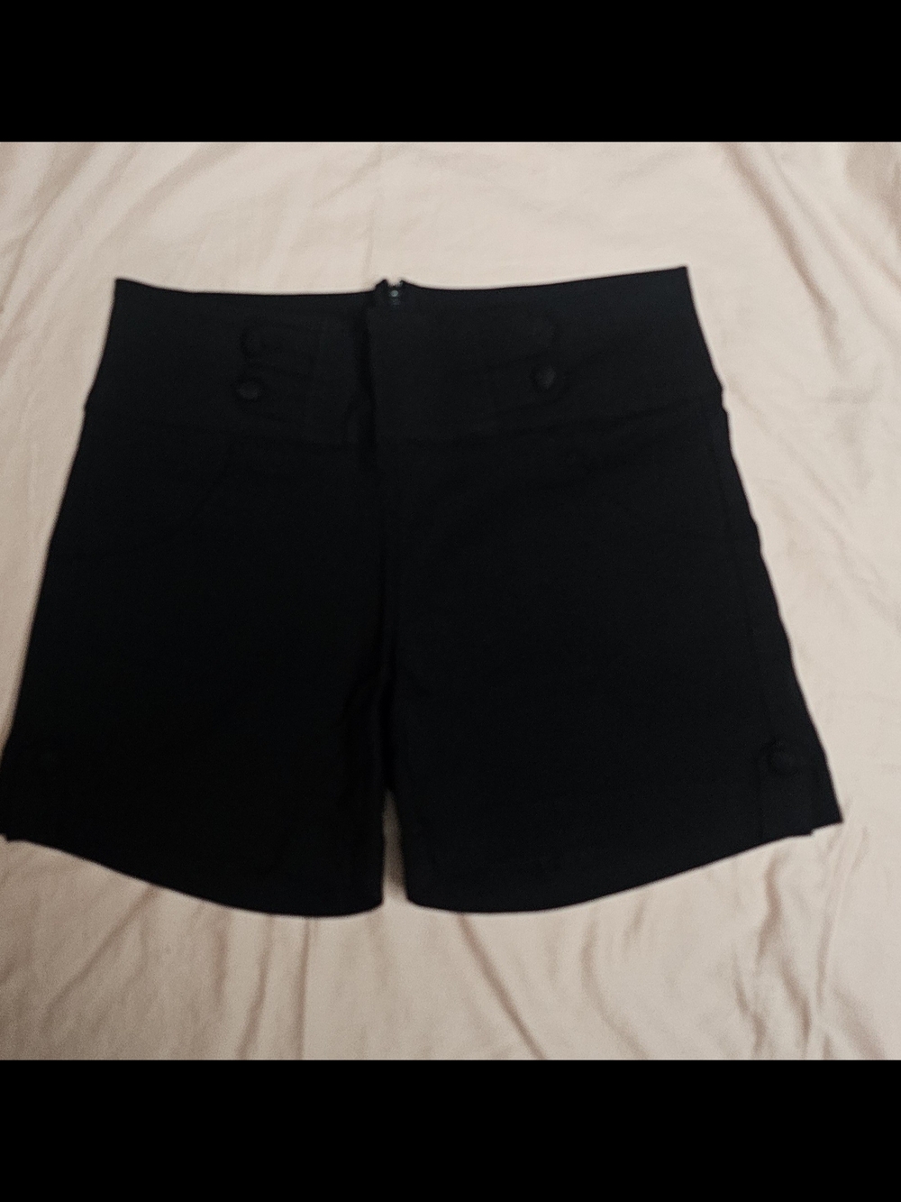 one 5 one Black High-Waist Buttoned Shorts Petite - 6P